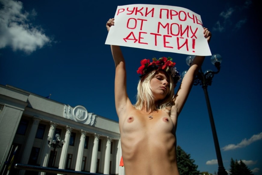 Голые украинские феминистки