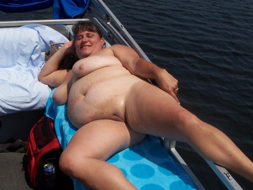 Голые женщины bbw в лодке
