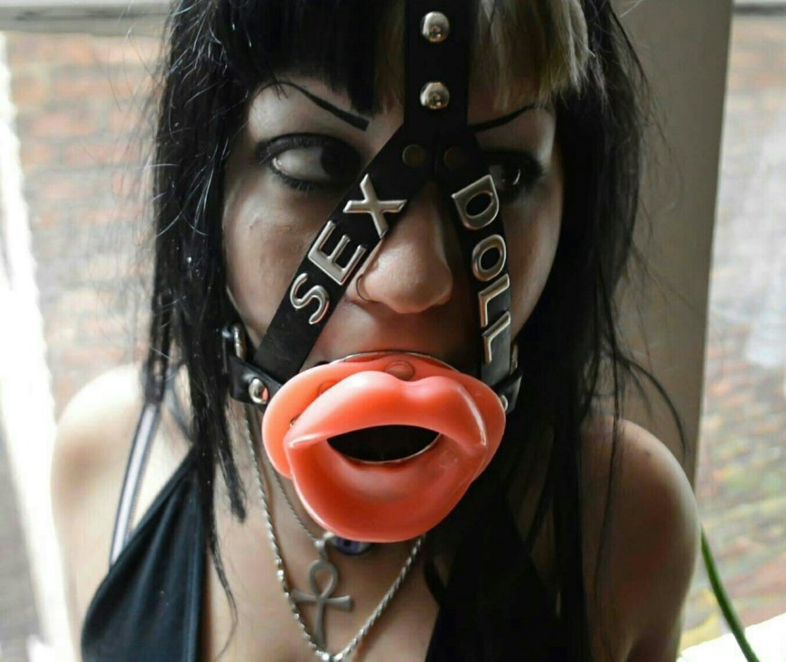 Кляп силиконовые губы bdsm