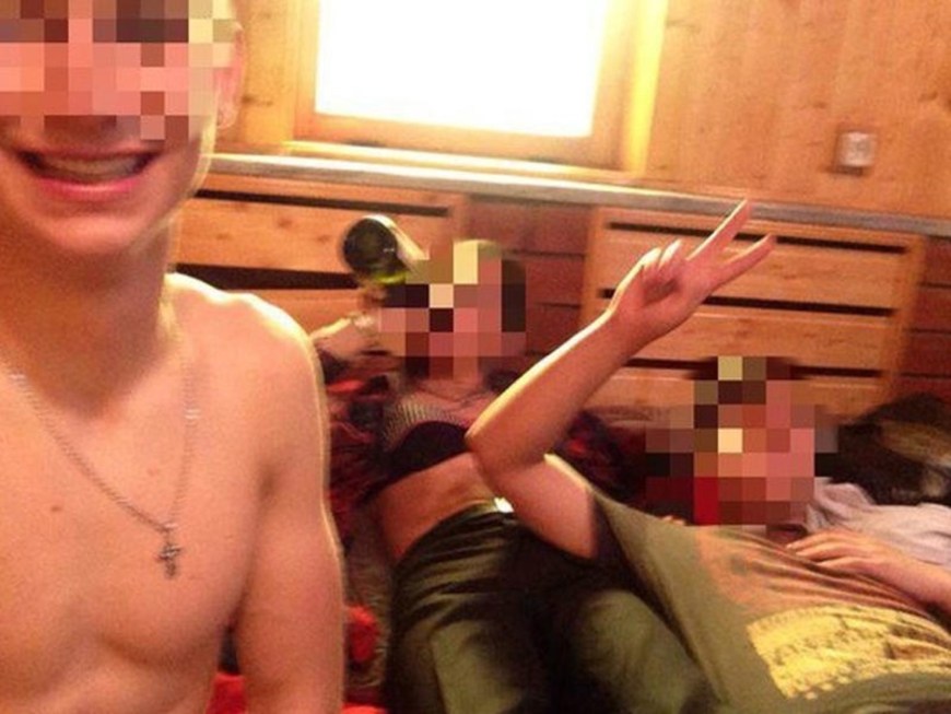 Псковские школьники надругались над одноклассницей