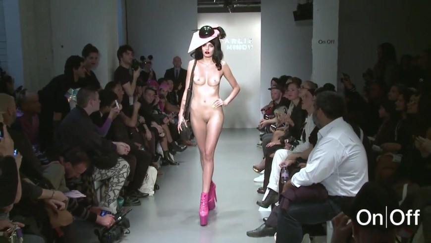 Charlie le Mindu London Fashion голые