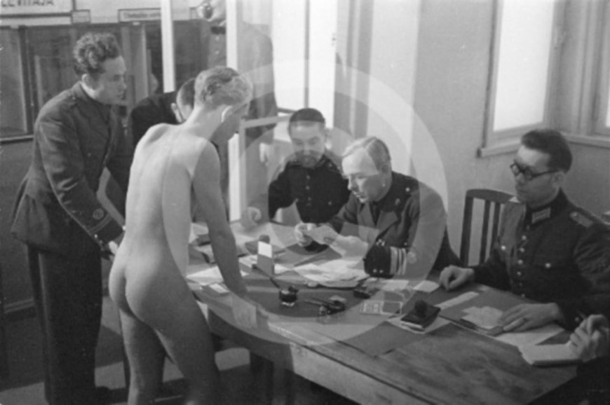 Женщины голые призывники