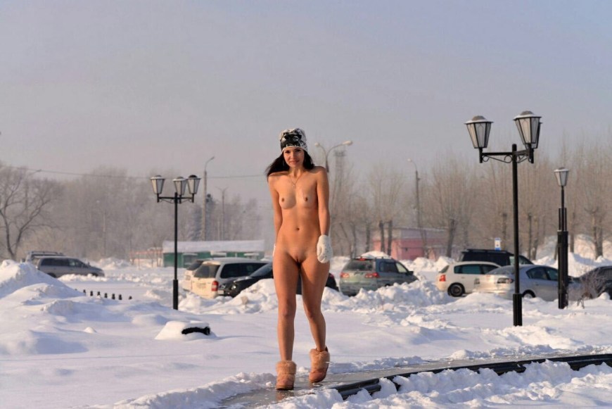 Строгинская Пойма девушка ню