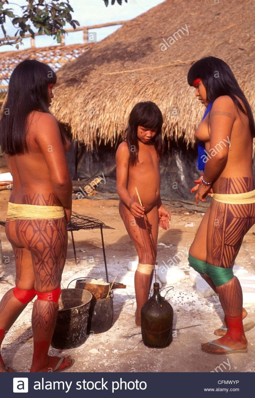 Индейцы с реки Xingu Бразилия