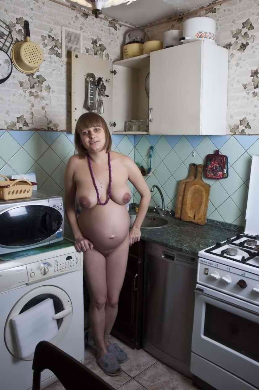 Голые русские жены на кухне