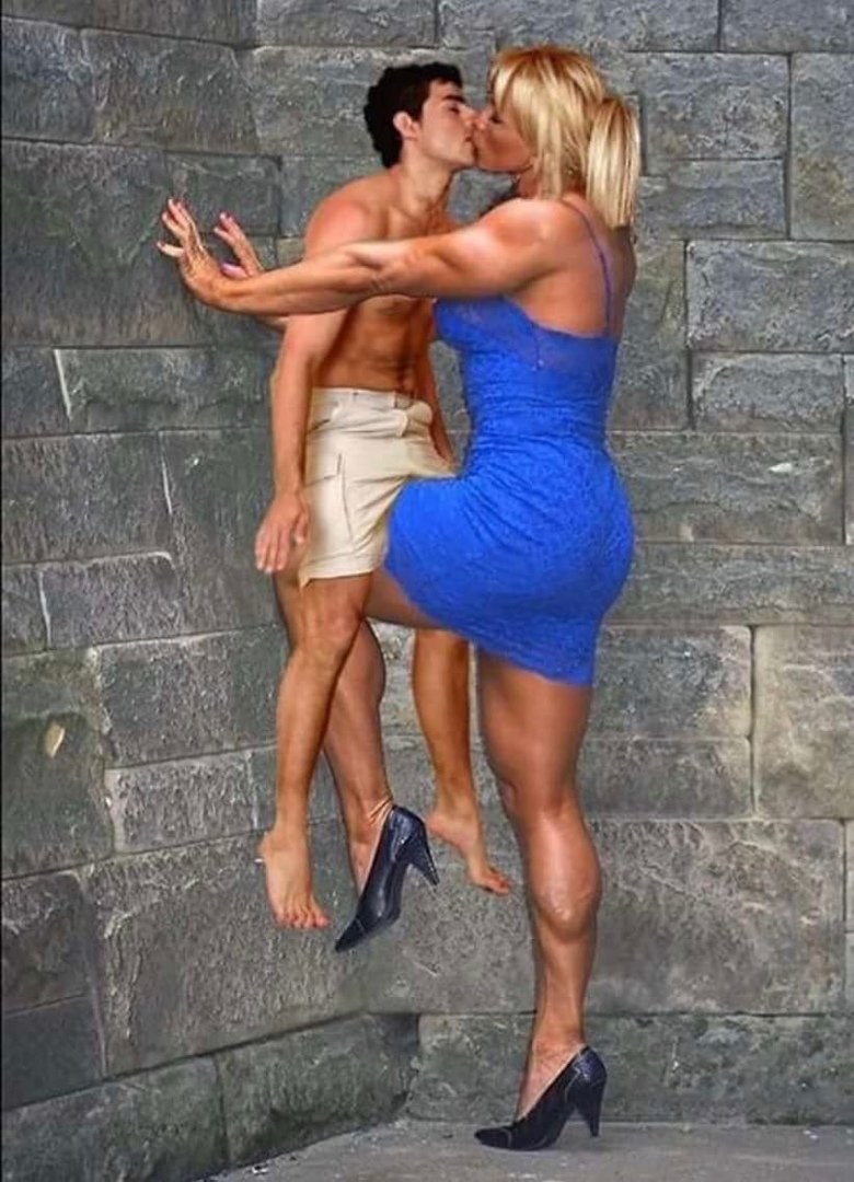 Alura Jenson в лифт энд Кэрри