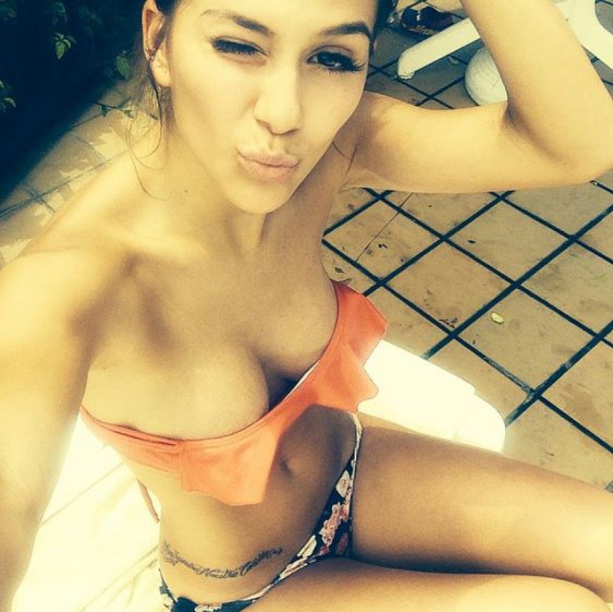 Greeicy Елиана голая грудь слив