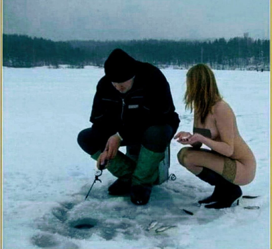 Девушка на зимней рыбалке ню