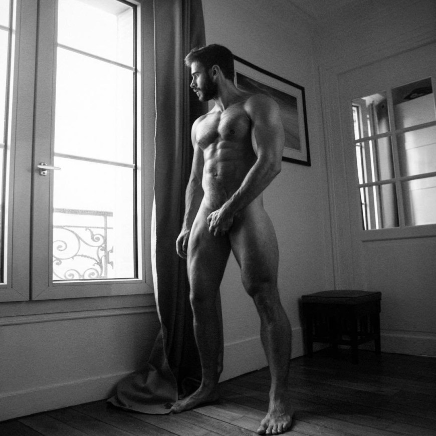 Killian Belliard с бородой голый