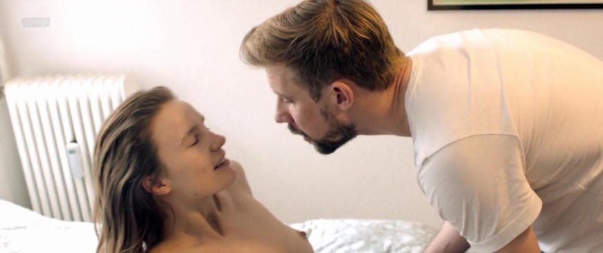 Amanda Collin Scene
