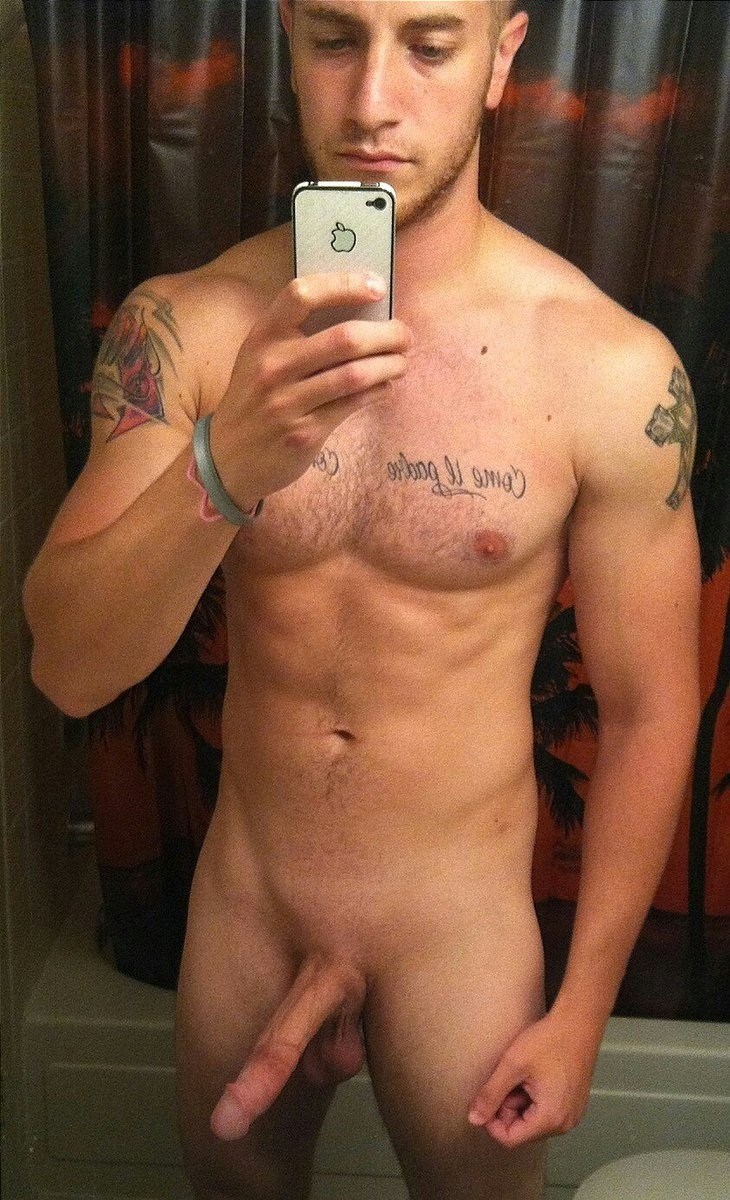 Nude dudes boys селфи сверху вниз