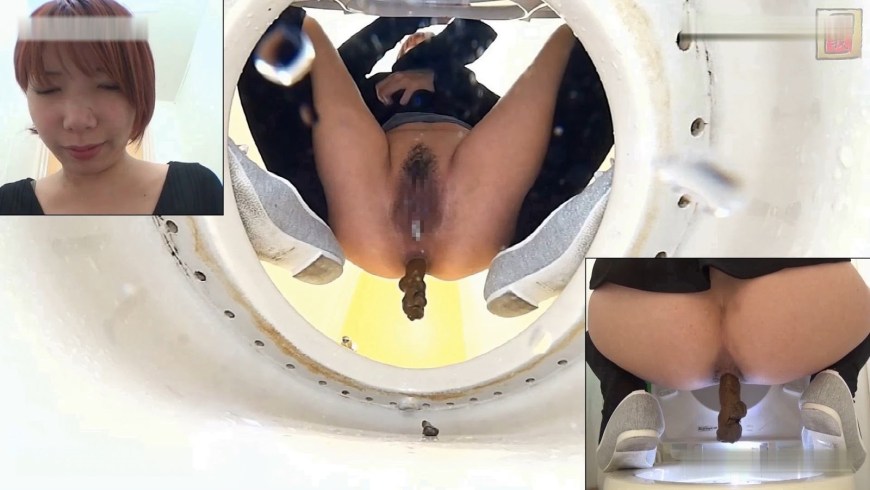 Японские девушки в туалете