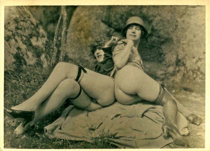 Первые эротические фотографии