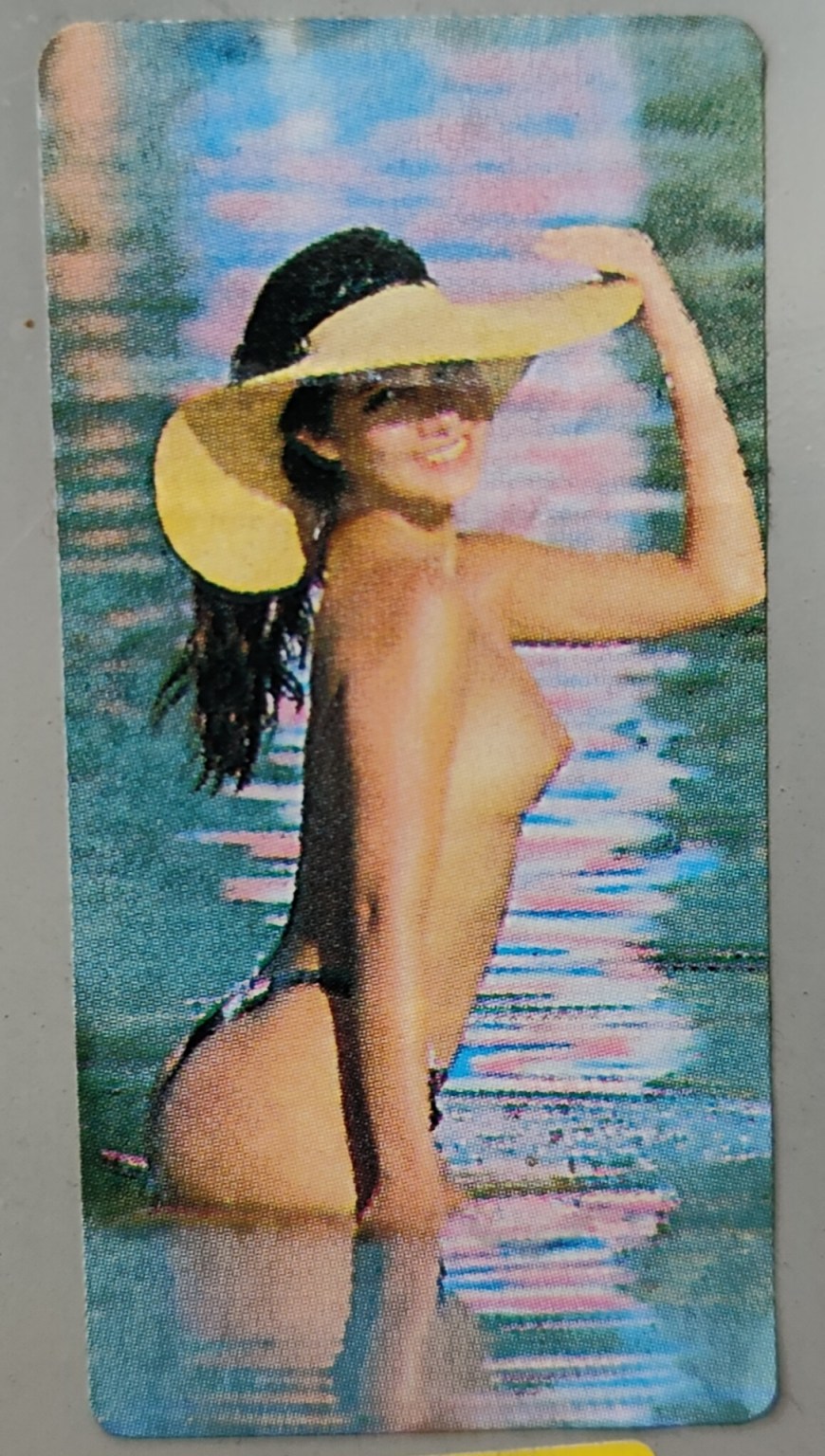Наклейки от жвачек Beach girls