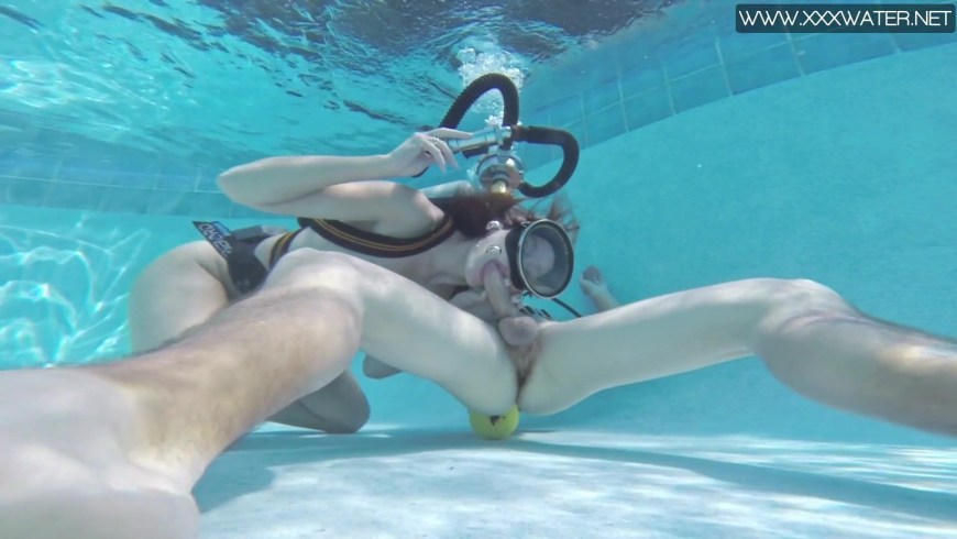 Perfect Underwater blowjob by hot teen Minnie