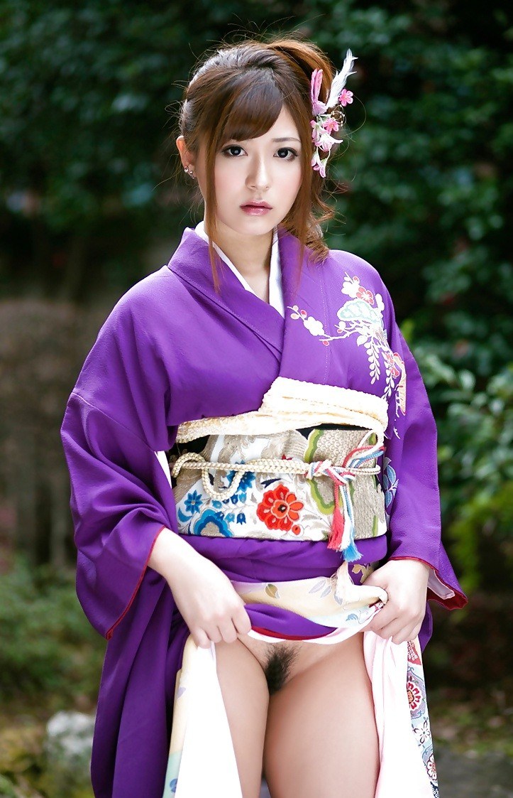 Голые японки Харука Сато Kimono