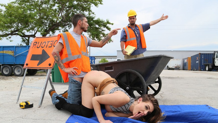 Ella Reese Realitykings under Construction