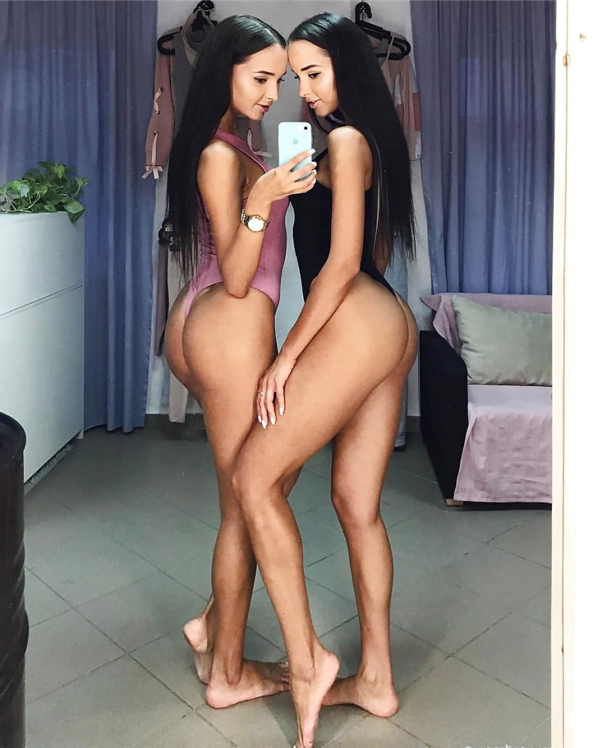 Аделина и Алина Фатхеевы голые