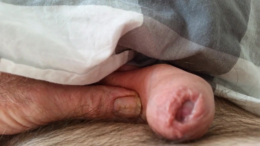Sissybiy необрезанный член