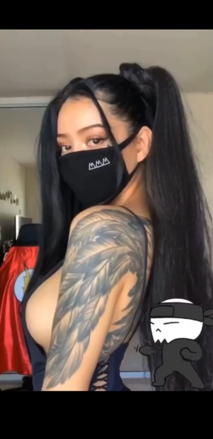 Bella Poarch тату