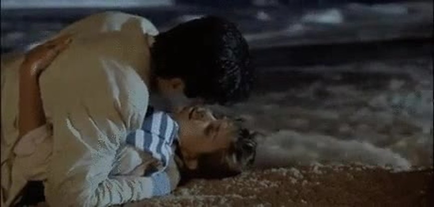 Гифки постельные сцены в фильмах