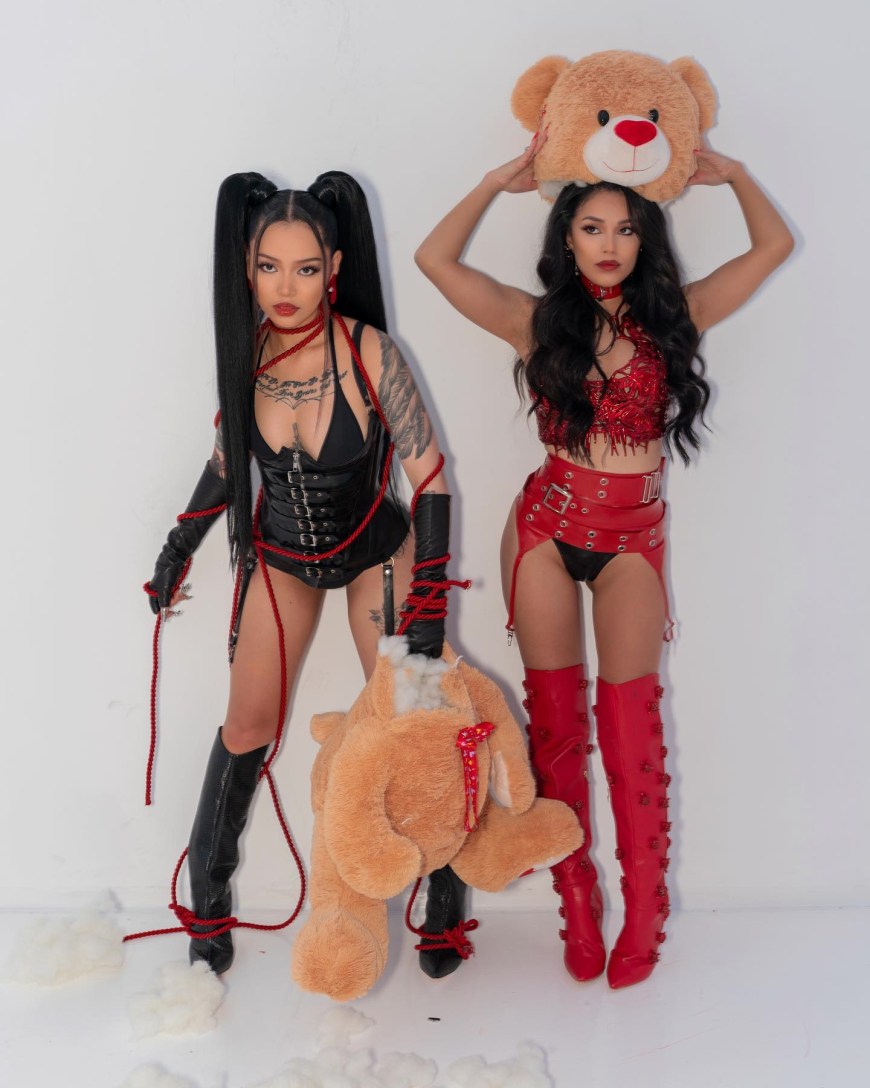 Bella Poarch. Dolls. 2022