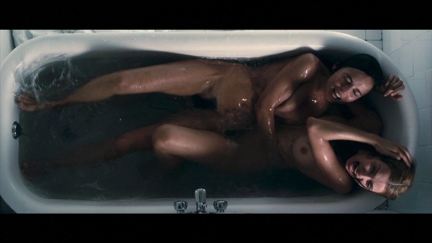 Комната в Риме фильм 2010 nude Scene