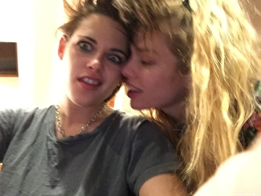 Кристен Стюарт слитые селфи Kristen Stewart