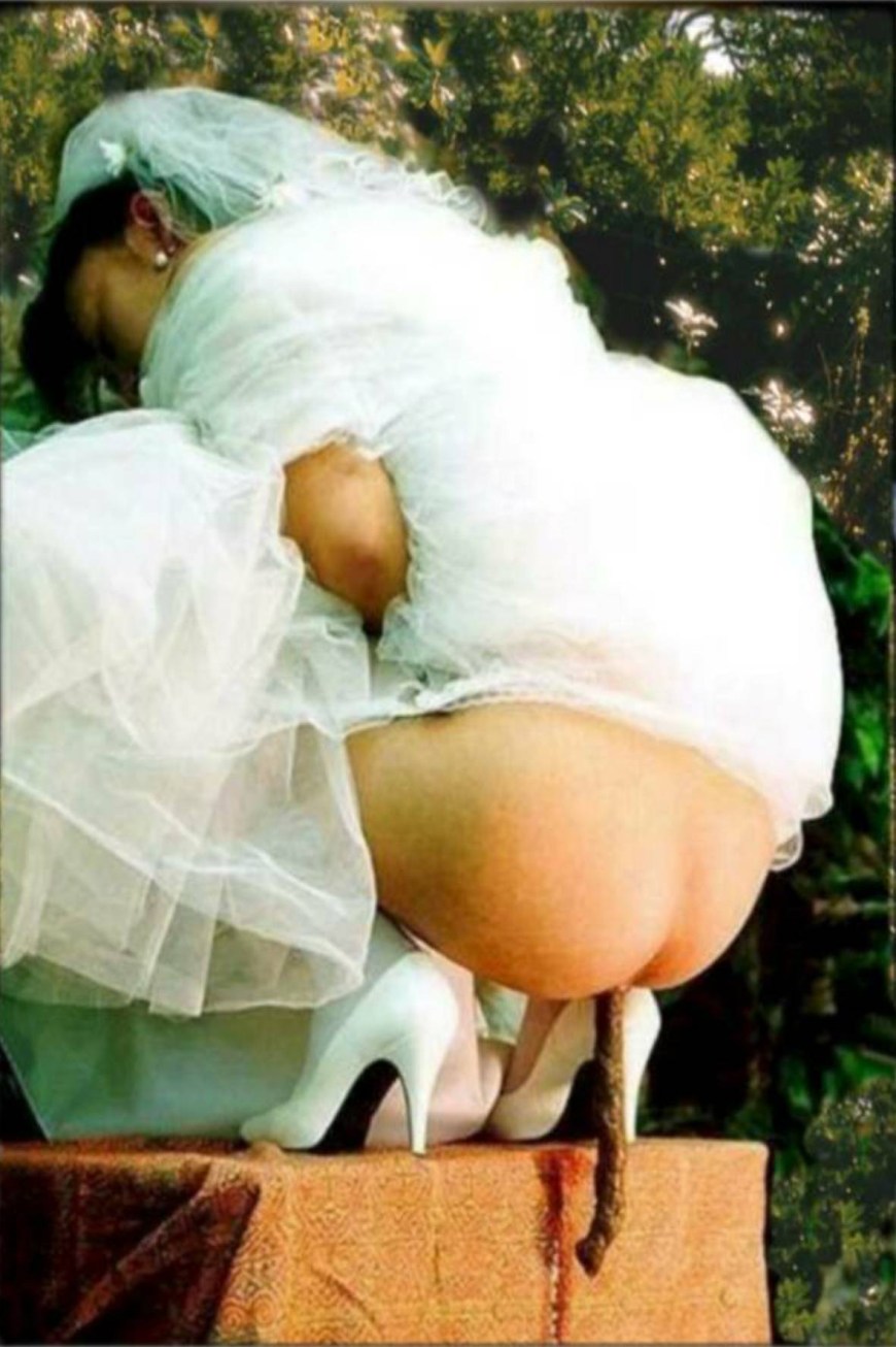 Невеста какает